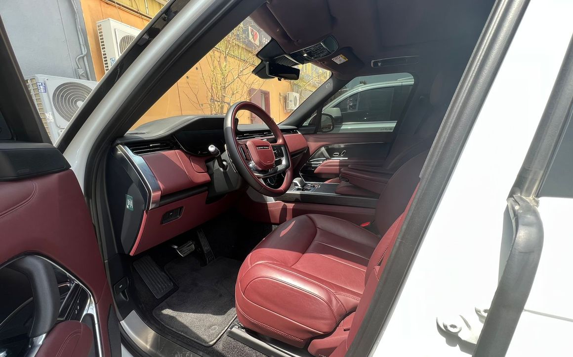 Land Rover Range Rover - image 12