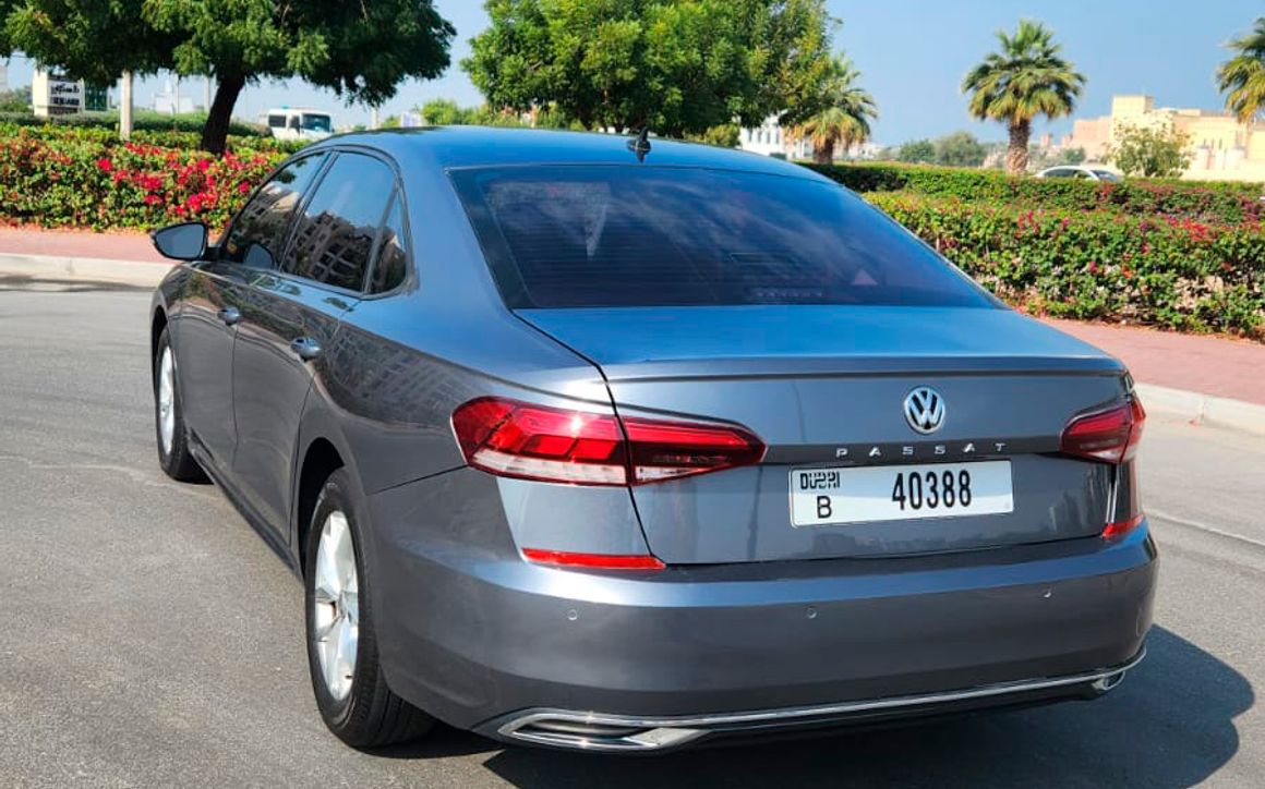 Volkswagen Passat - image 3