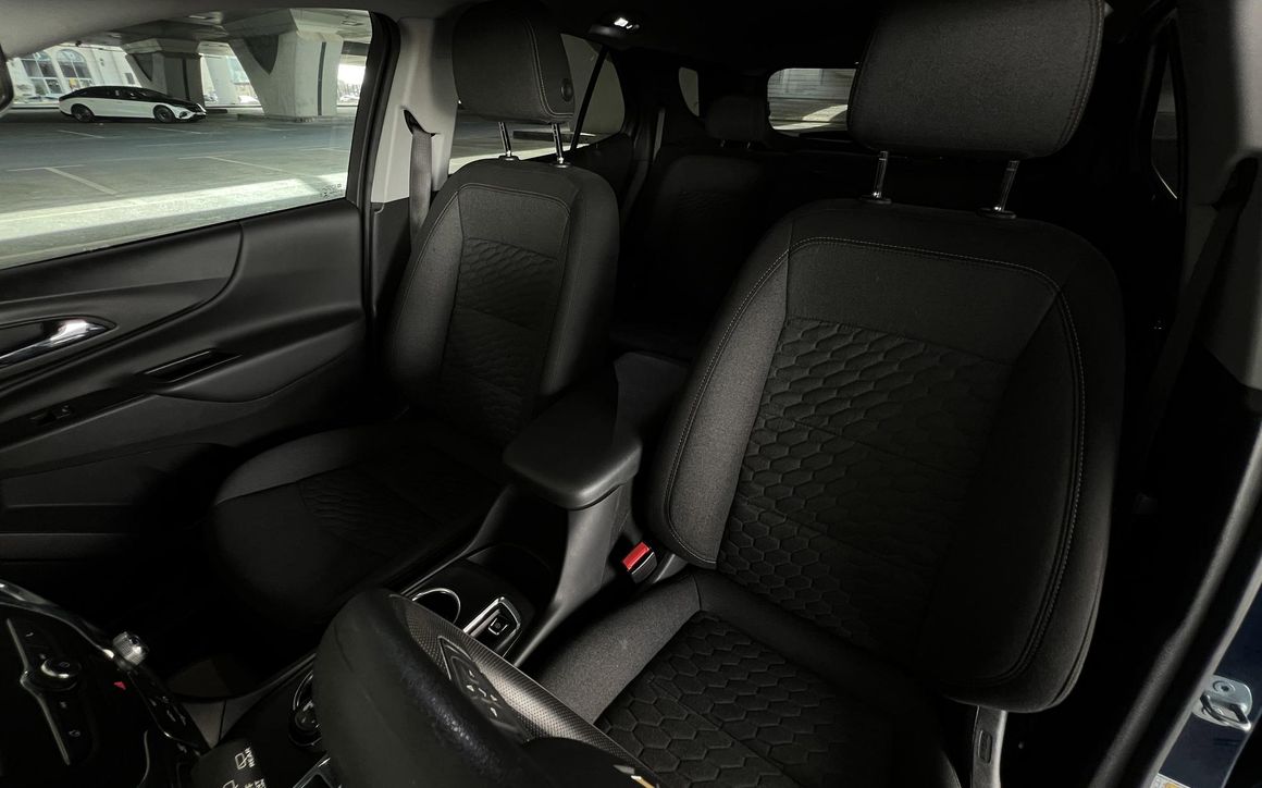 Chevrolet Equinox - image 12