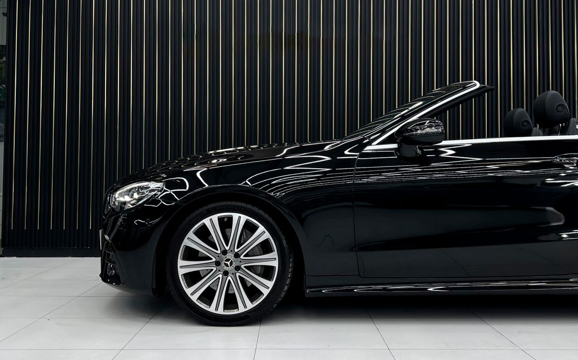 MERCEDES E200 CONVERTIBLE - image 9