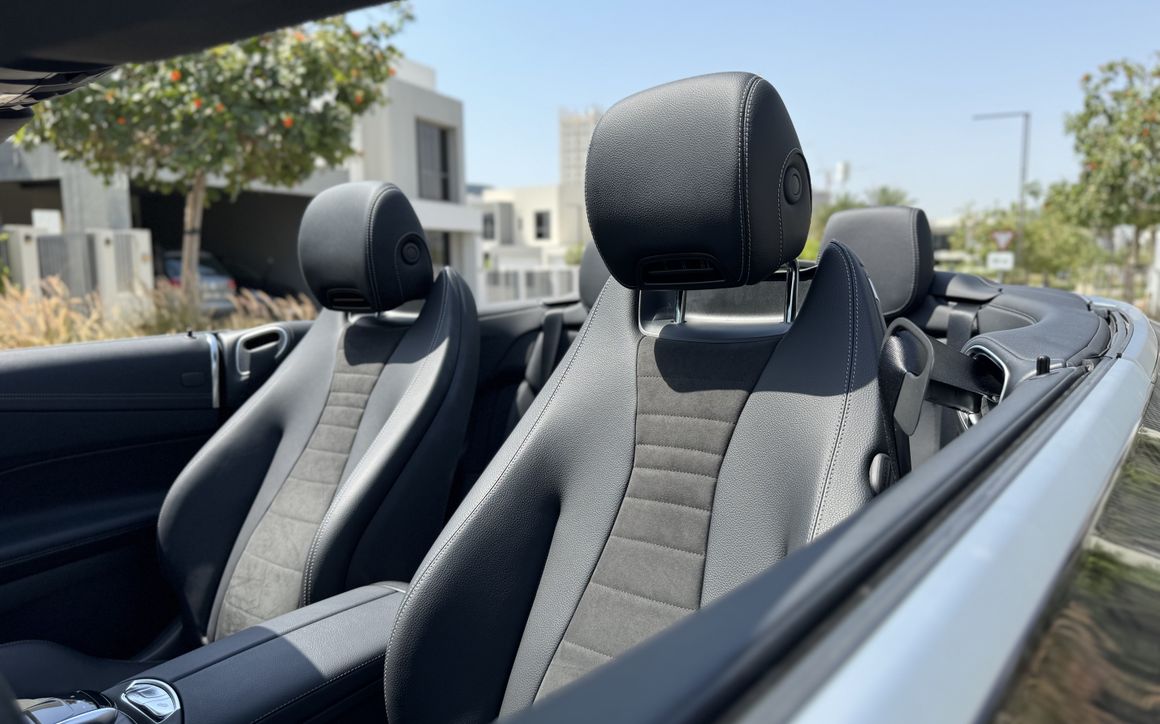 MERCEDES E200 CONVERTIBLE - image 12