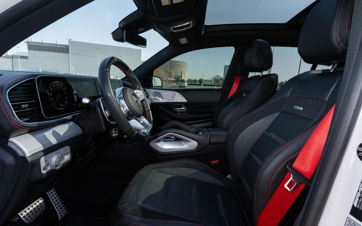 Mercedes Benz GLE53 - image 9
