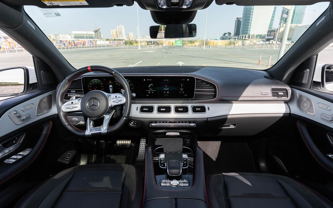Mercedes Benz GLE53 - image 11