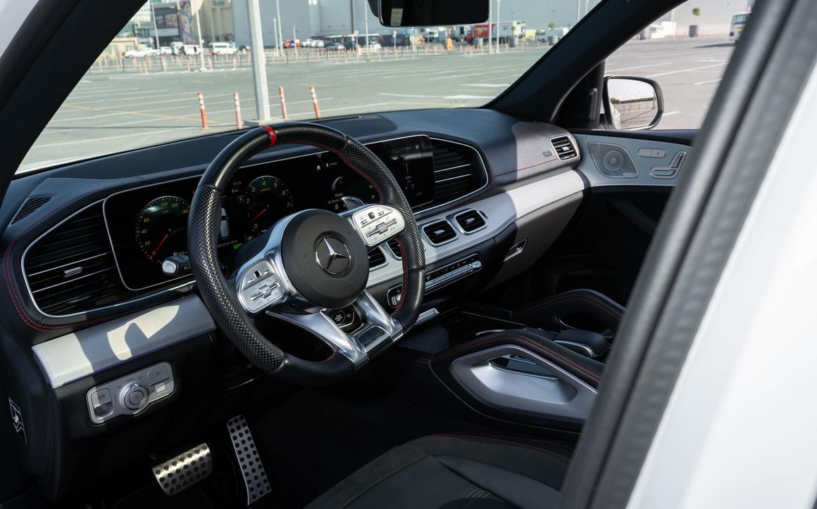 Mercedes Benz GLE53 - image 12