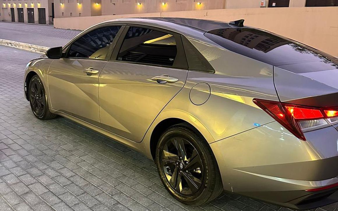 Hyundai Elantra - image 4