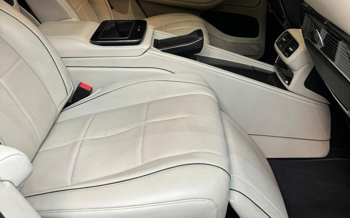 MERCEDES GLS MAYBACH - image 9