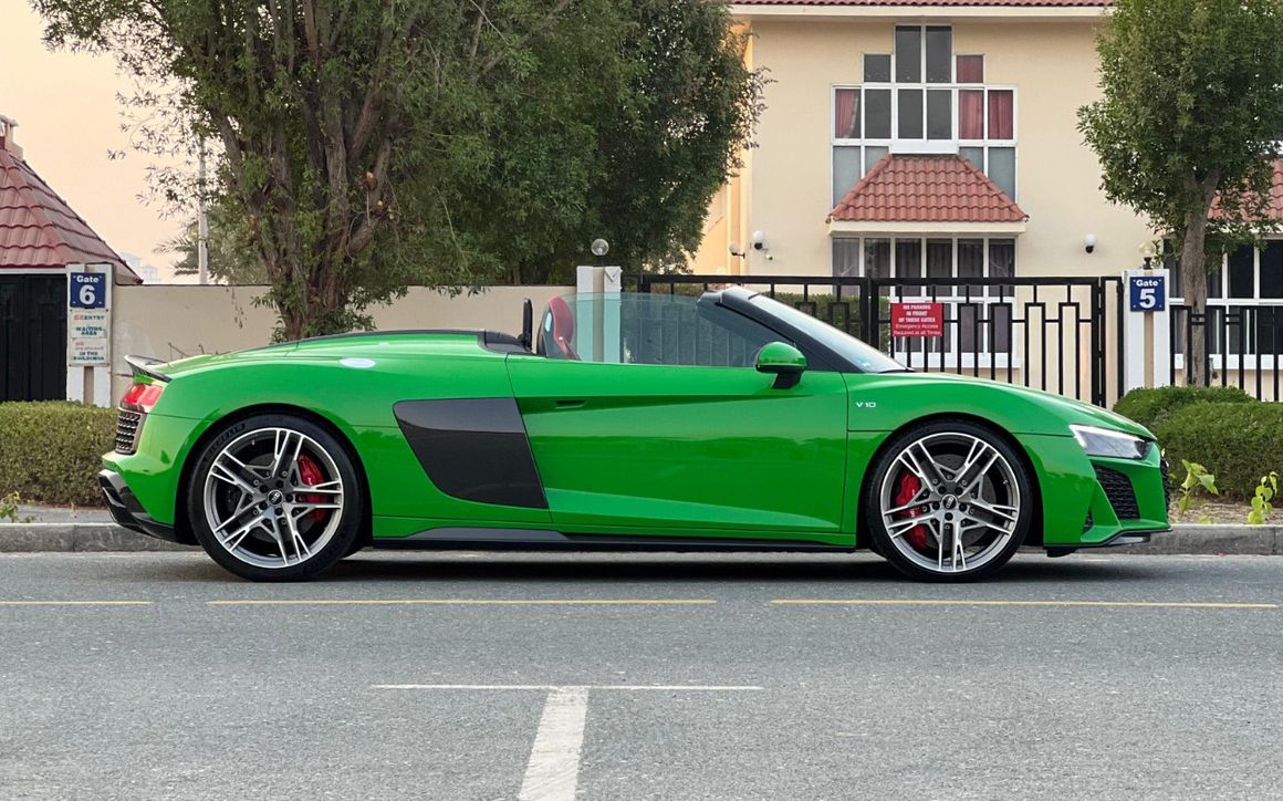AUDI R8 V10 COUPE - image 5