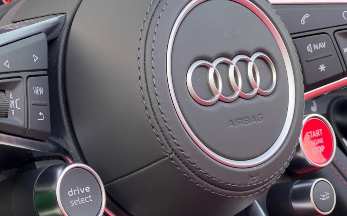 AUDI R8 V10 COUPE - image 12