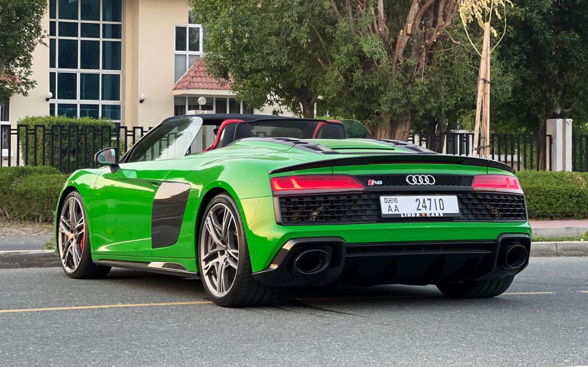 AUDI R8 V10 COUPE - image 6