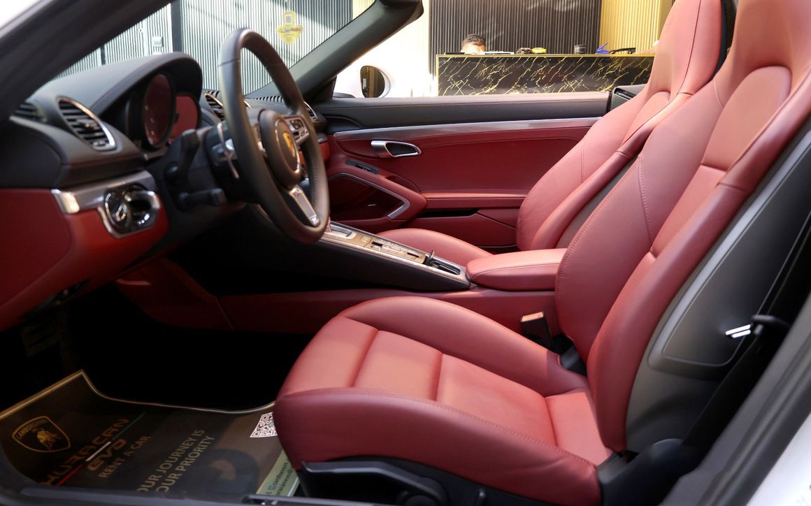 Porsche Porsche Boxster 718 - image 6