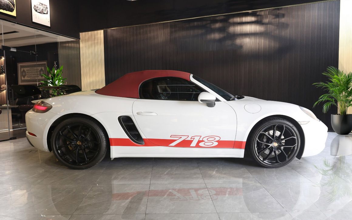 Porsche Porsche Boxster 718 - image 3