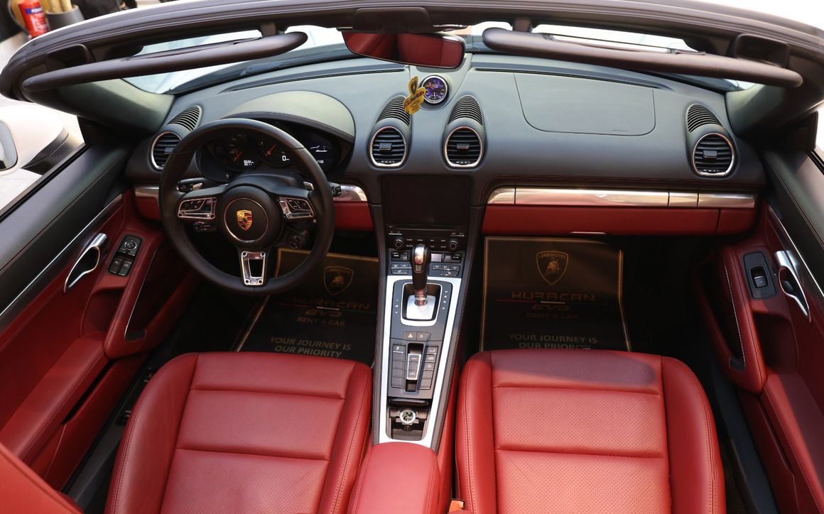 Porsche Porsche Boxster 718 - image 8