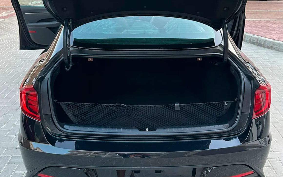 Hyundai Sonata - image 5
