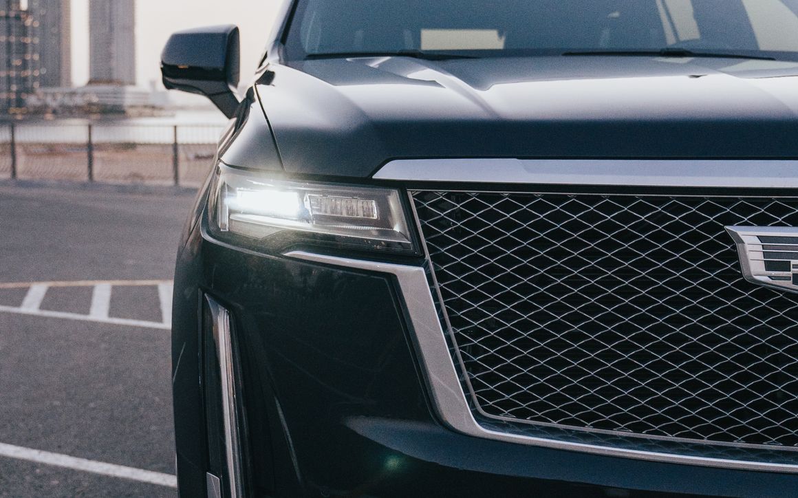 Cadillac Escalade - image 7
