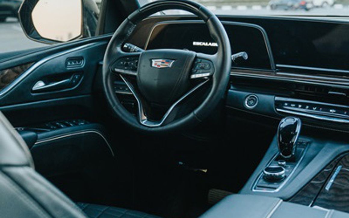 Cadillac Escalade - image 9