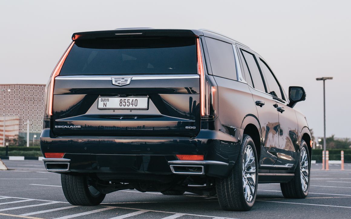 Cadillac Escalade - image 6