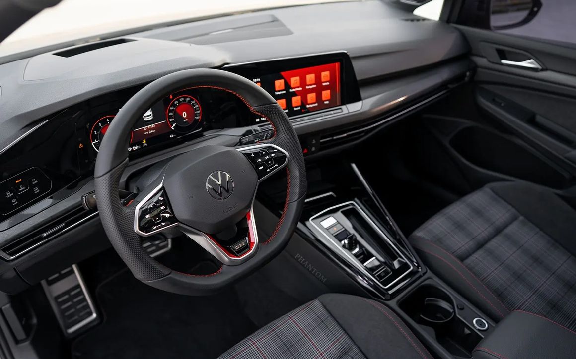 VOLKSWAGEN GOLF GTI 20L - image 9