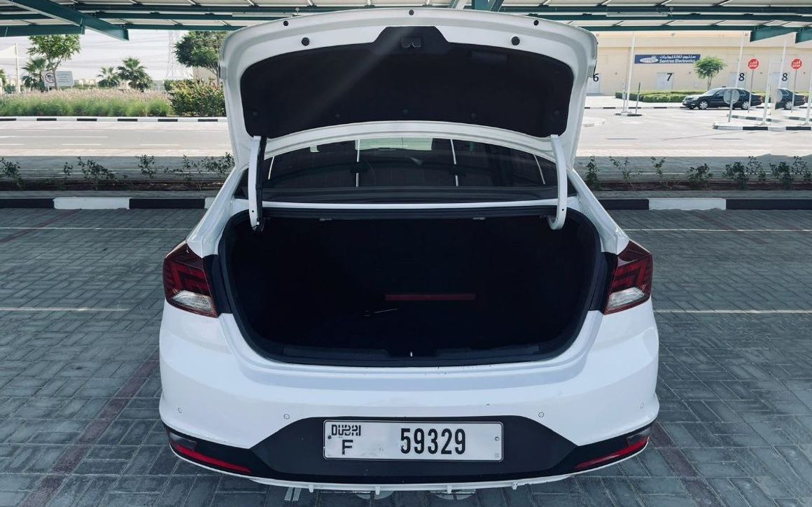 HYUNDAI AVANTY - image 5