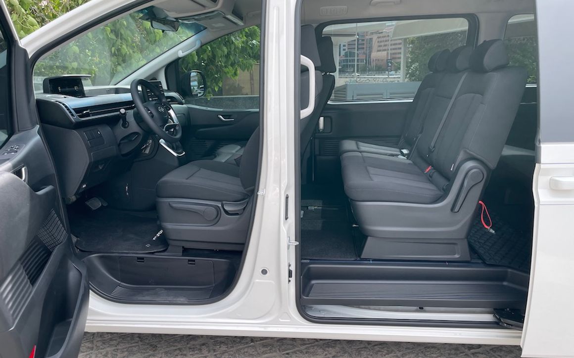 Hyundai Staria - image 8