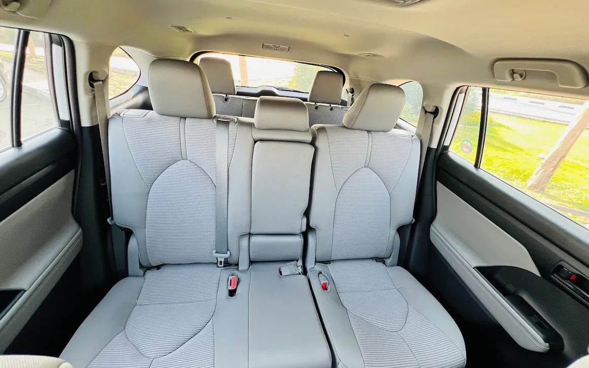 TOYOTA HIGHLANDER HYBRID - image 9