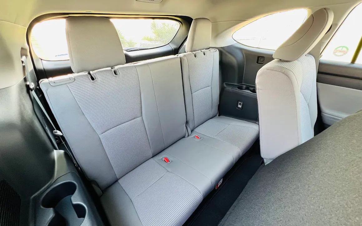 TOYOTA HIGHLANDER HYBRID - image 10