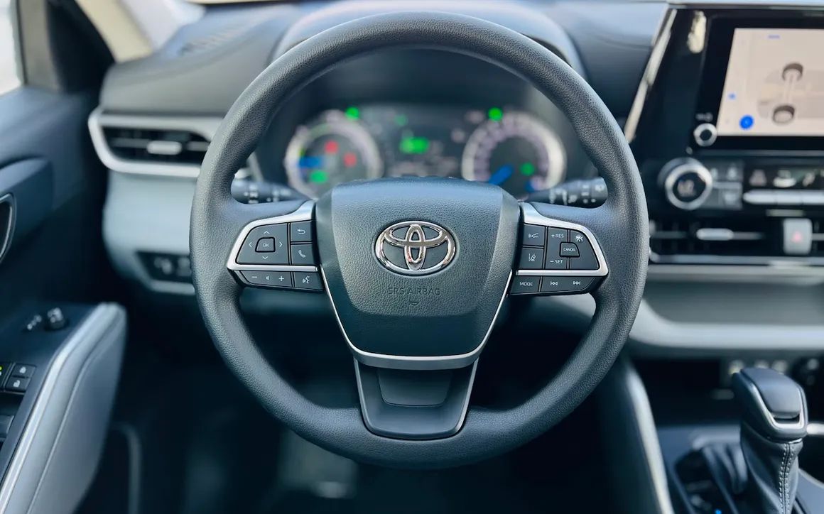 TOYOTA HIGHLANDER HYBRID - image 6