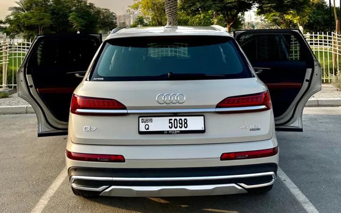 AUDI Q7 - image 6