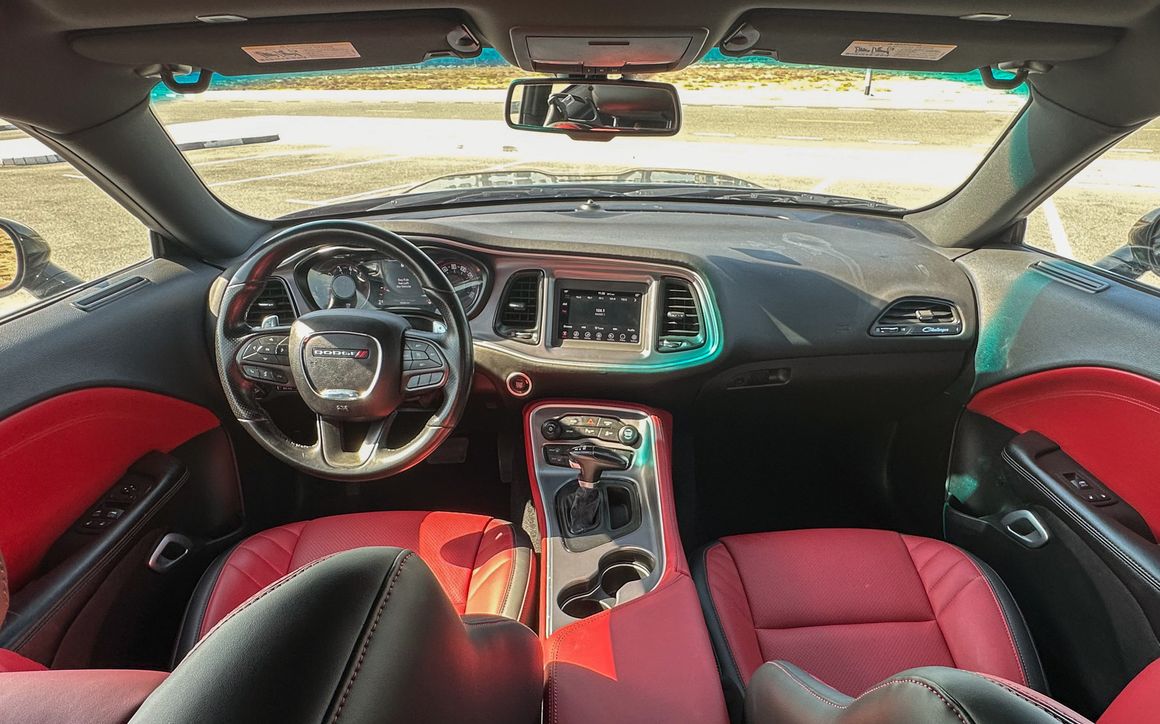 Dodge Challenger V8 - image 9