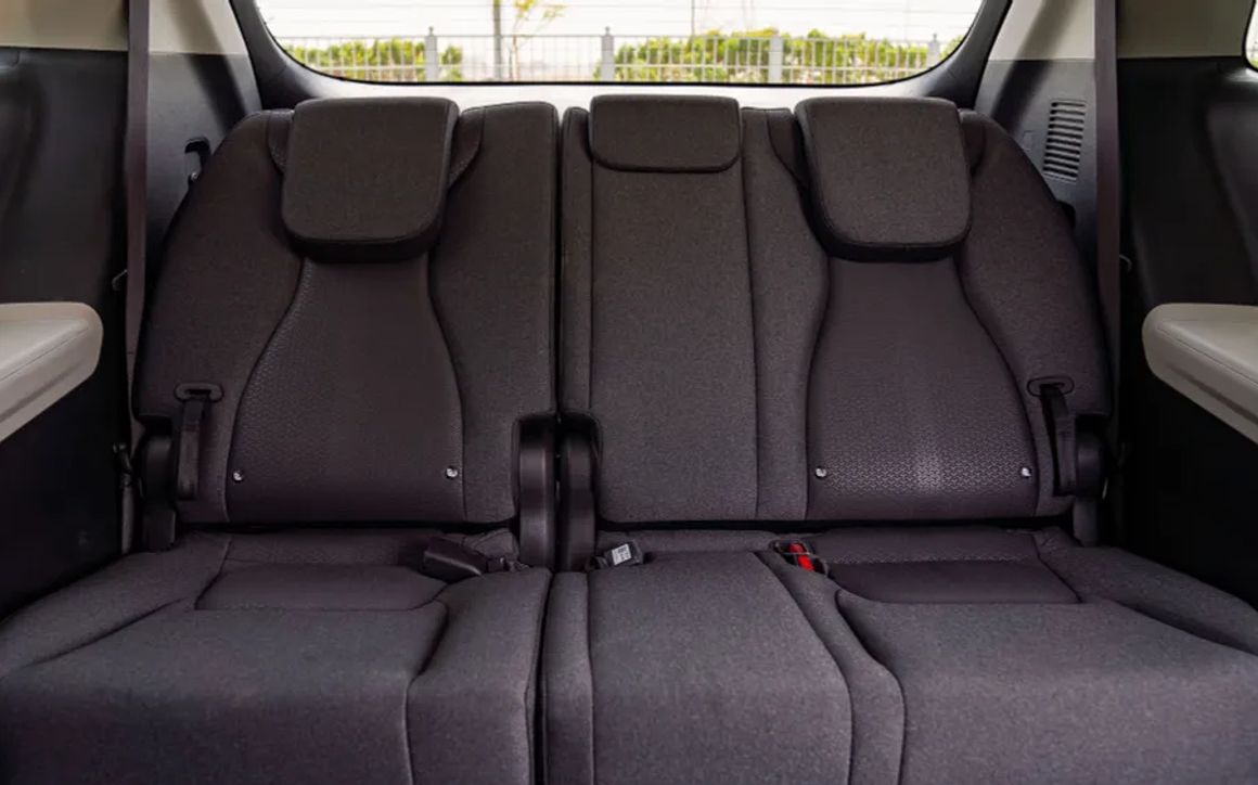 KIA CARNIVAL - image 11