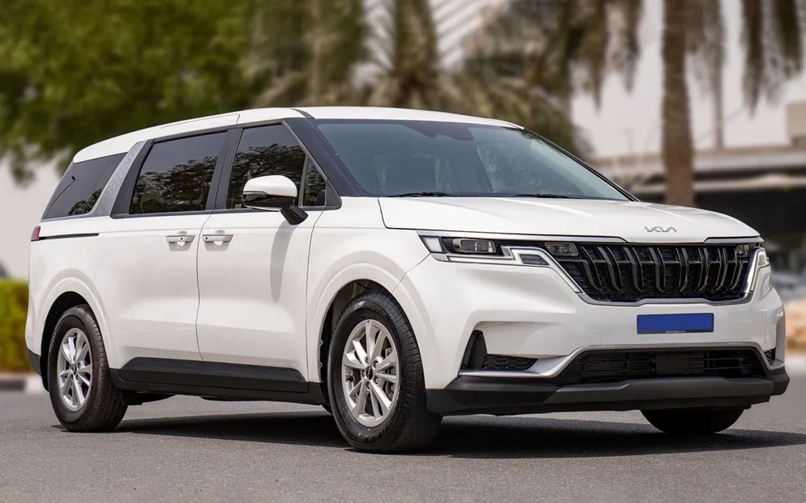 KIA CARNIVAL - image 1