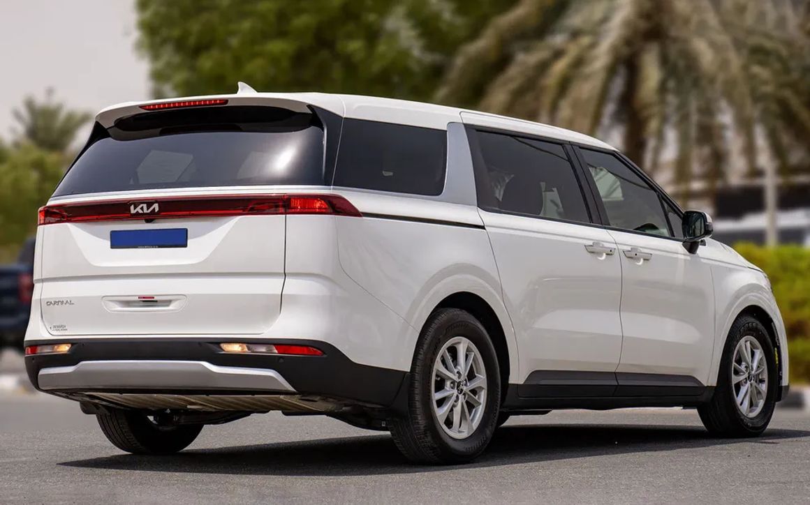 KIA CARNIVAL - image 7