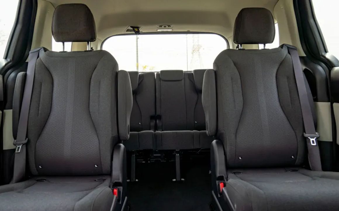 KIA CARNIVAL - image 10