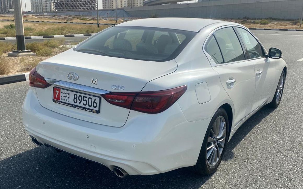 Infiniti Q50 - image 3