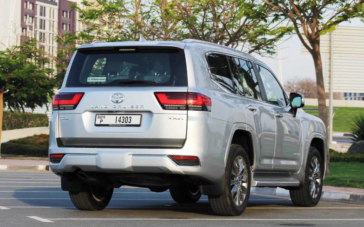 TOYOTA LAND CRUISER - image 3
