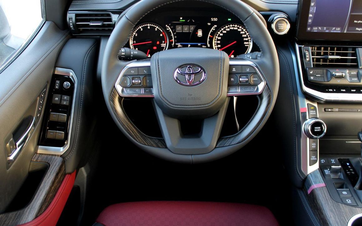 TOYOTA LAND CRUISER - image 11