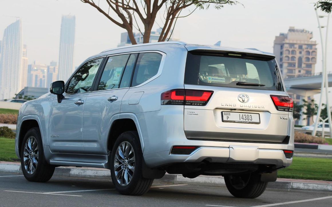 TOYOTA LAND CRUISER - image 7