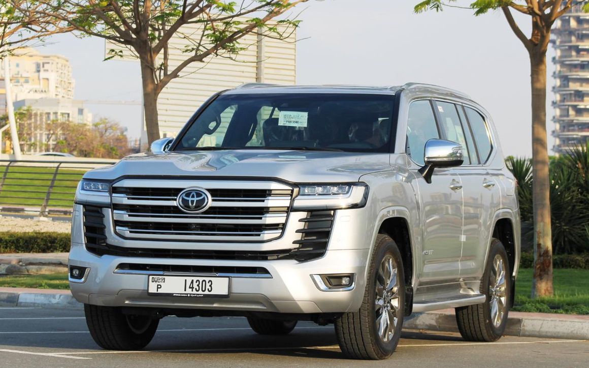 TOYOTA LAND CRUISER - image 6