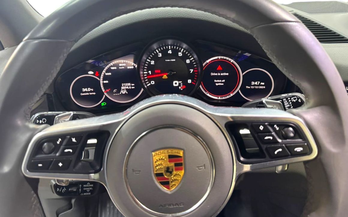 Porsche Cayenne - image 6