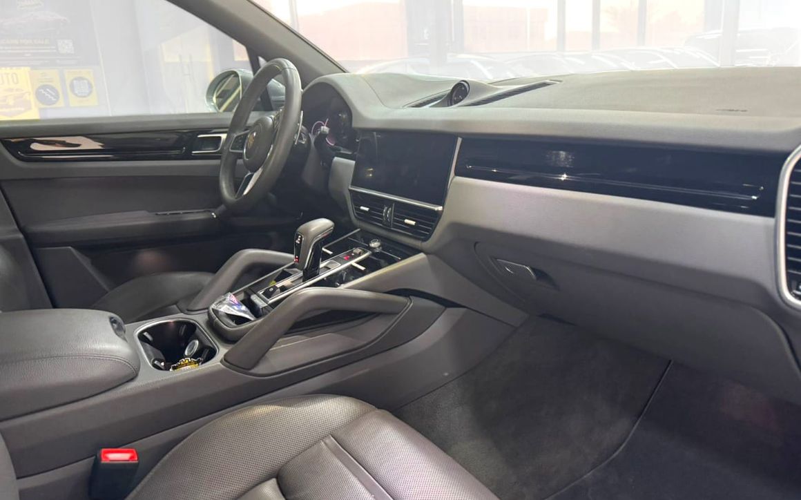 Porsche Cayenne - image 5