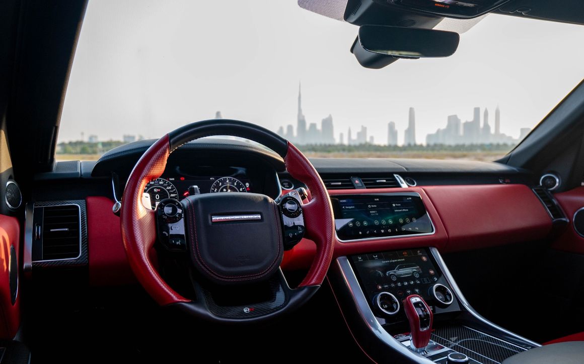 RANGE ROVER SPORT SVR - image 11