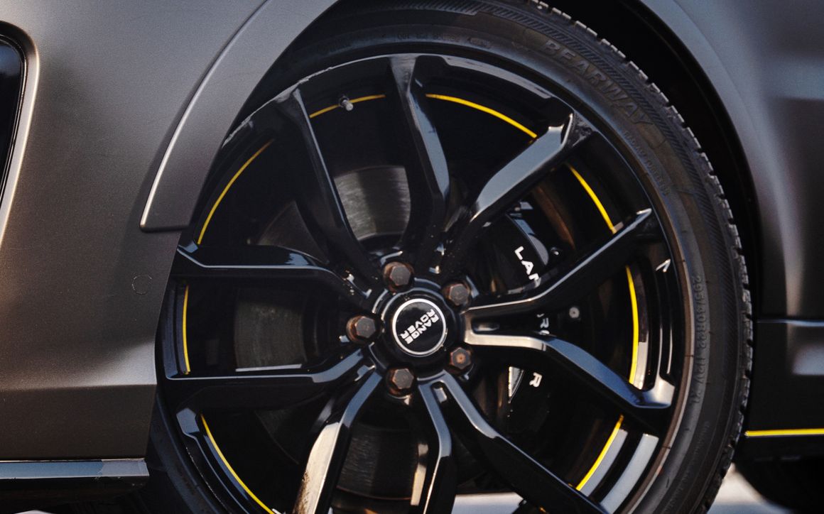 RANGE ROVER SPORT SVR - image 9
