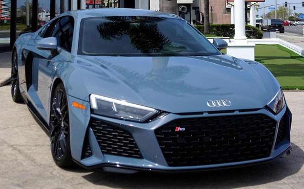 AUDI R8 - image 6