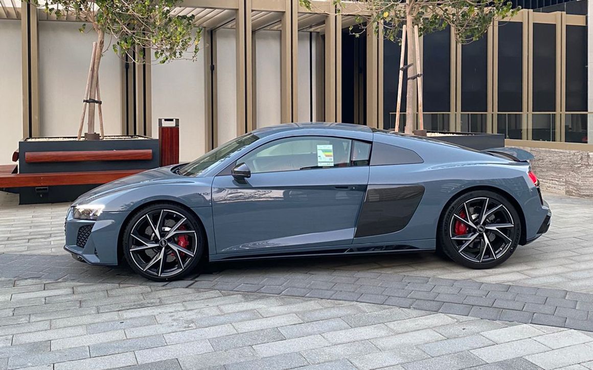 AUDI R8 - image 2