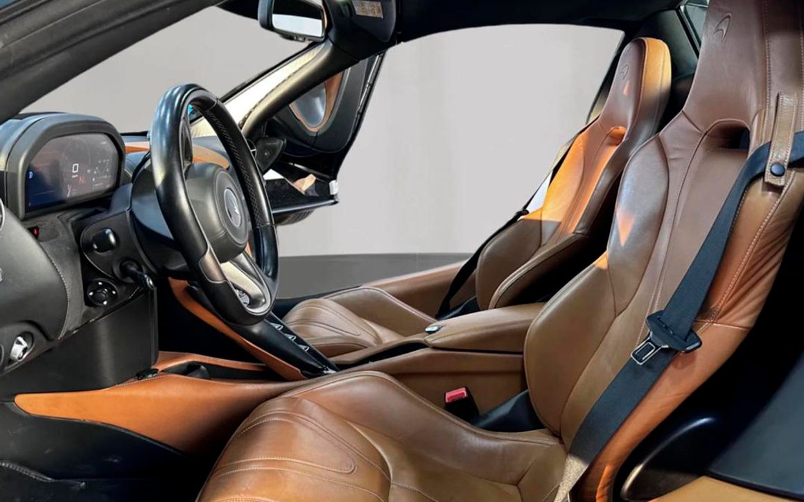 McLaren 720S - image 20