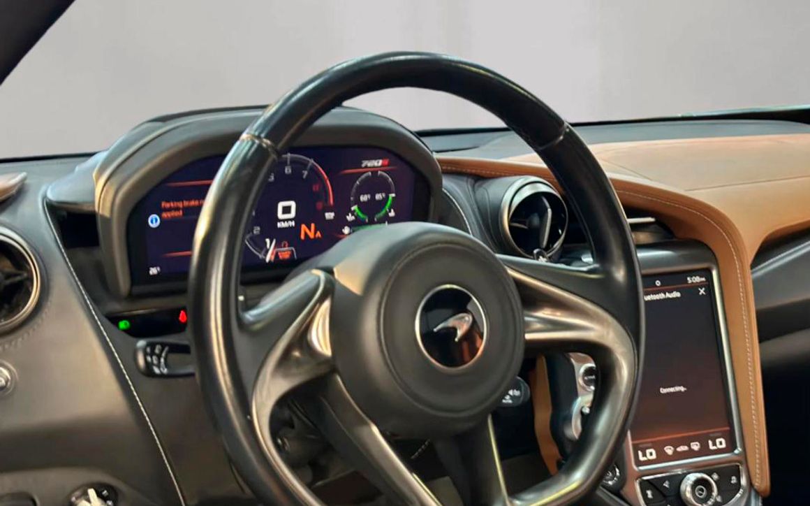 McLaren 720S - image 21