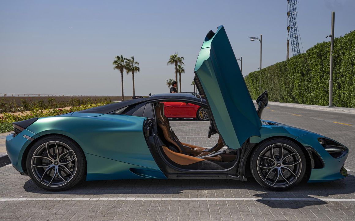 McLaren 720S - image 14