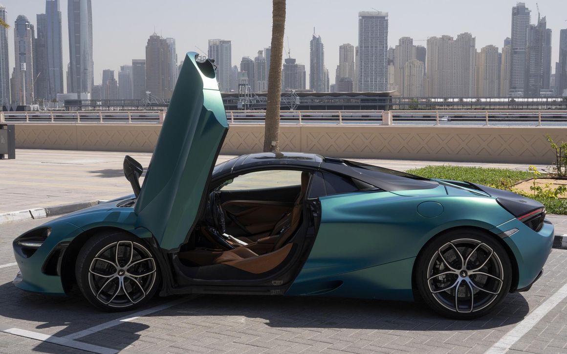 McLaren 720S - image 11