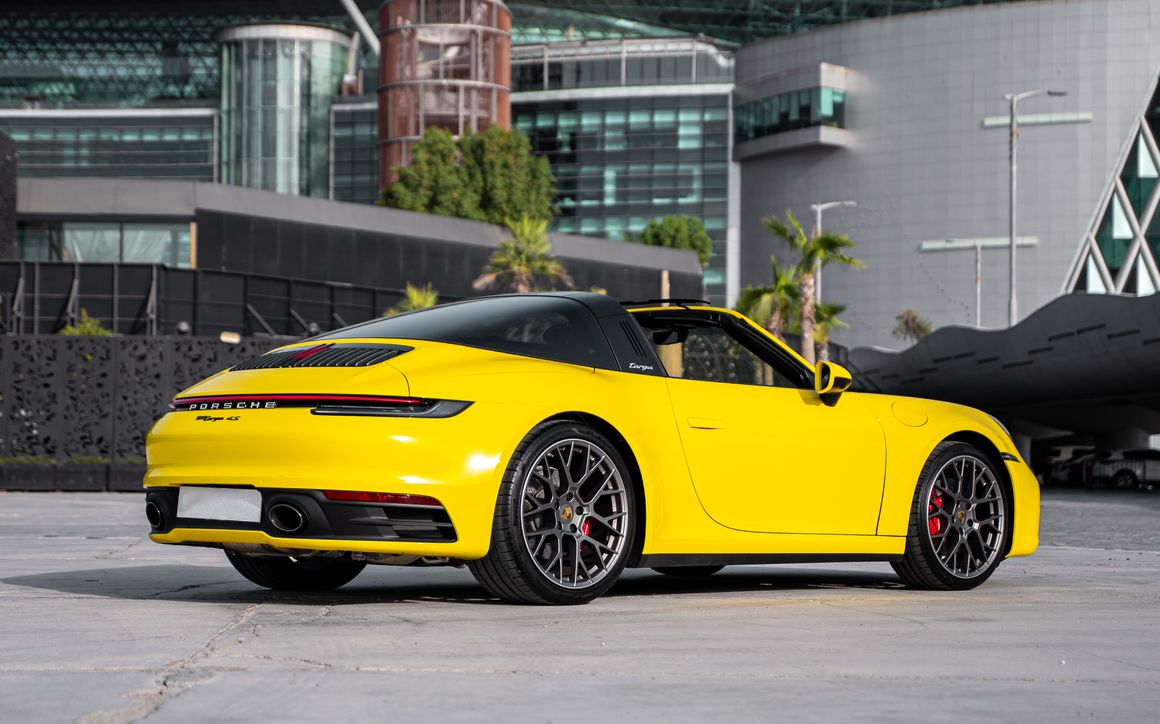 PORSCHE 911 TARGA 4S - image 4