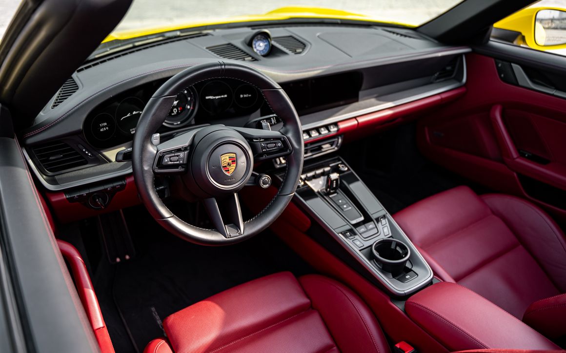 PORSCHE 911 TARGA 4S - image 14