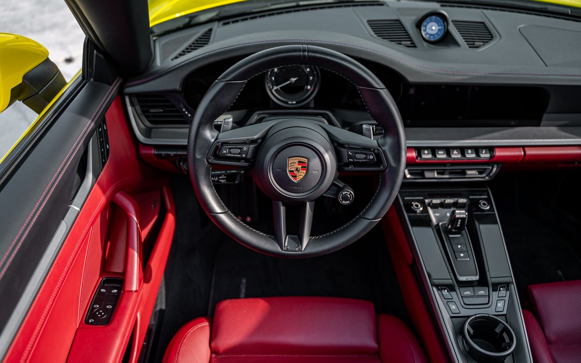 PORSCHE 911 TARGA 4S - image 13